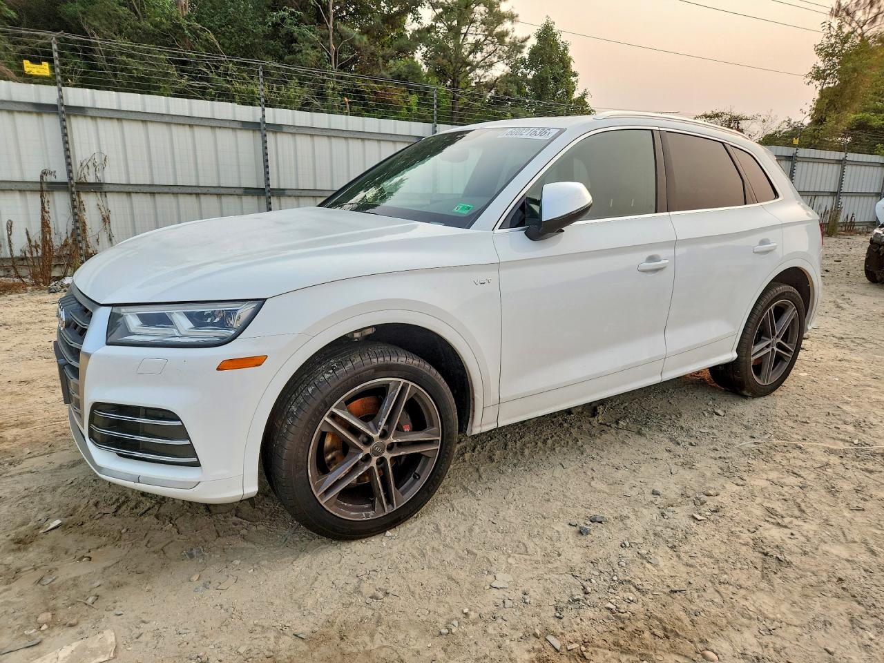 WA1A4AFY6J2028283 · 2018 AUDI SQ5