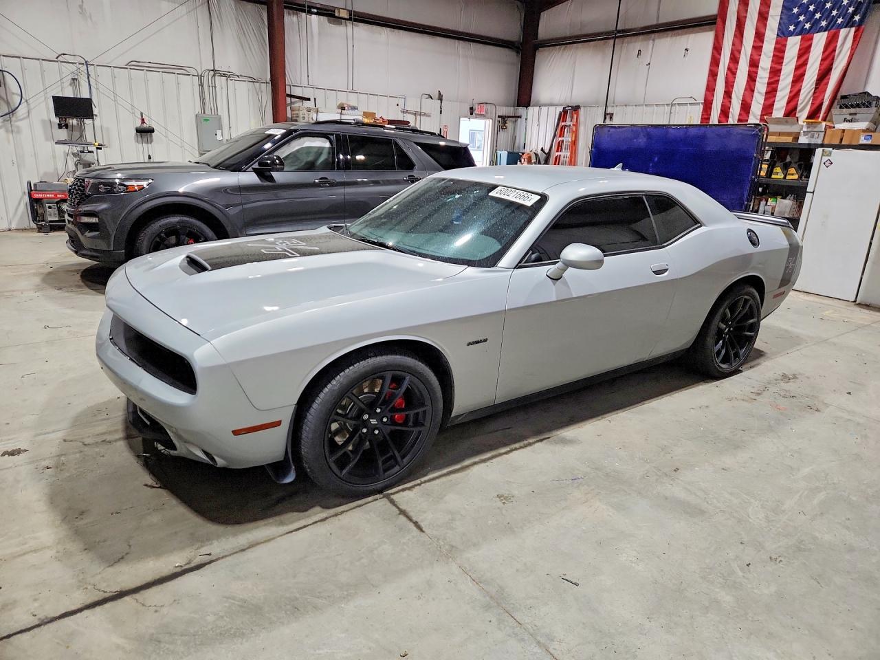 2C3CDZBT3KH708937 · 2019 DODGE CHALLENGER