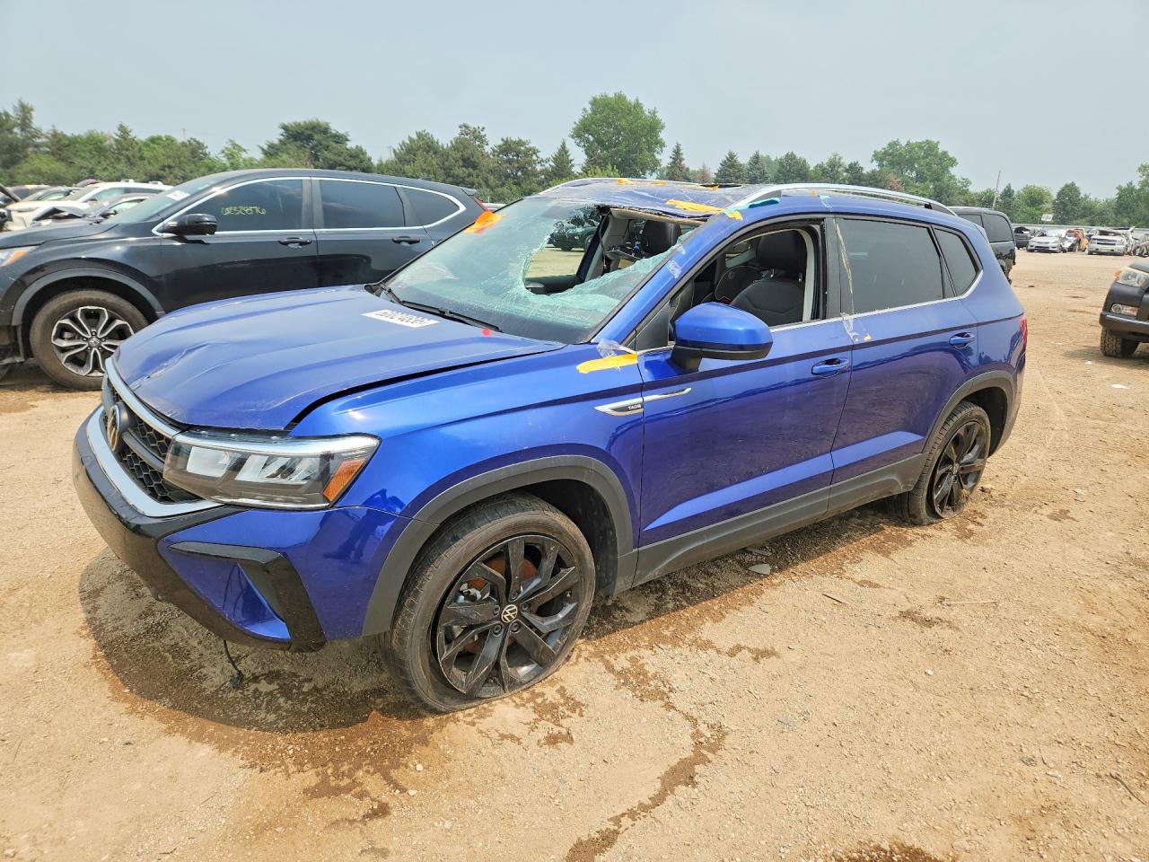 3VVLX7B24NM095782 · 2022 VOLKSWAGEN TAOS