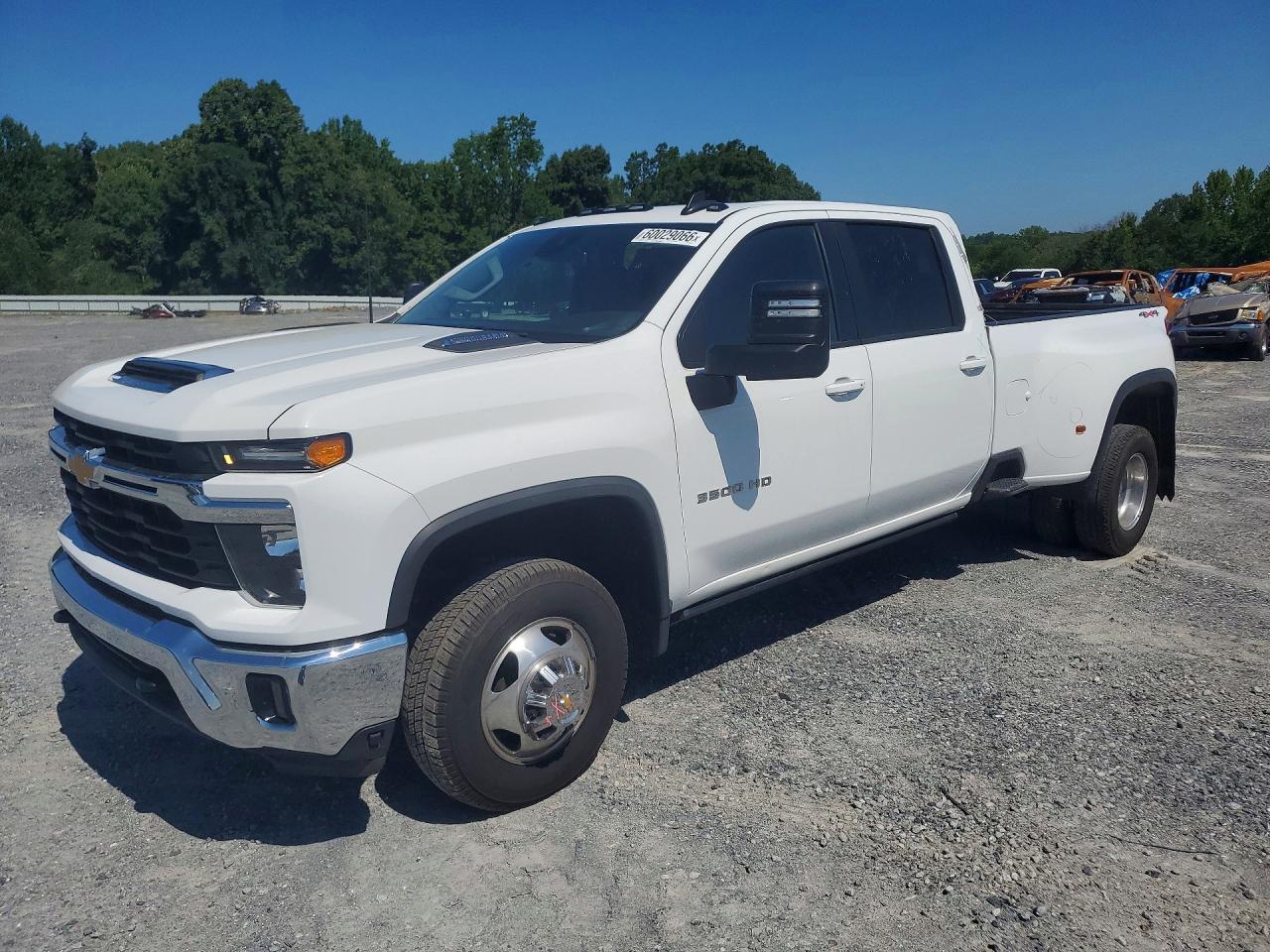 1GC4YTEY8RF395016 · 2024 CHEVROLET SILVERADO