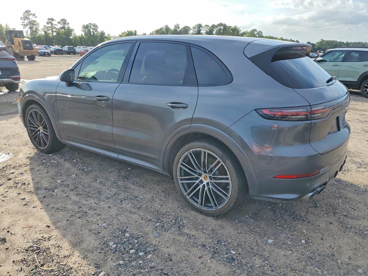 WP1AB2AY0KDA62412 · 2019 PORSCHE CAYENNE · 2/14
