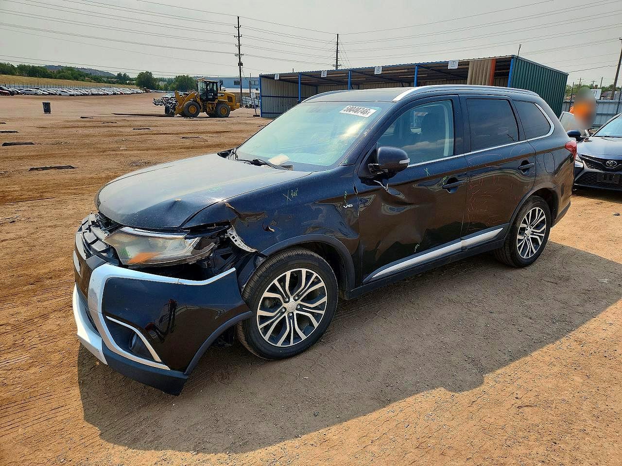 JA4JZ4AX1JJ001709 · 2018 MITSUBISHI OUTLANDER