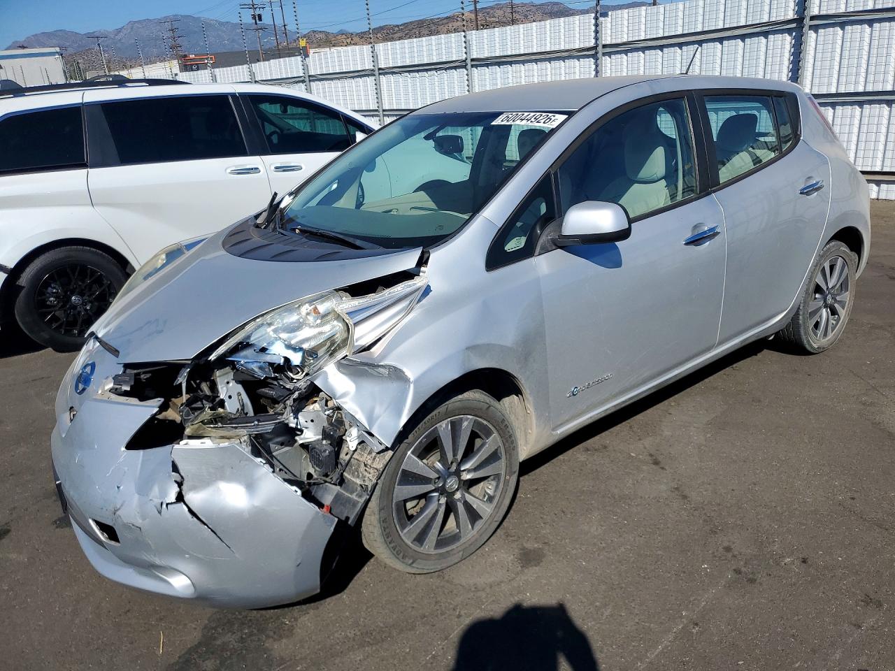 2015 NISSAN LEAF