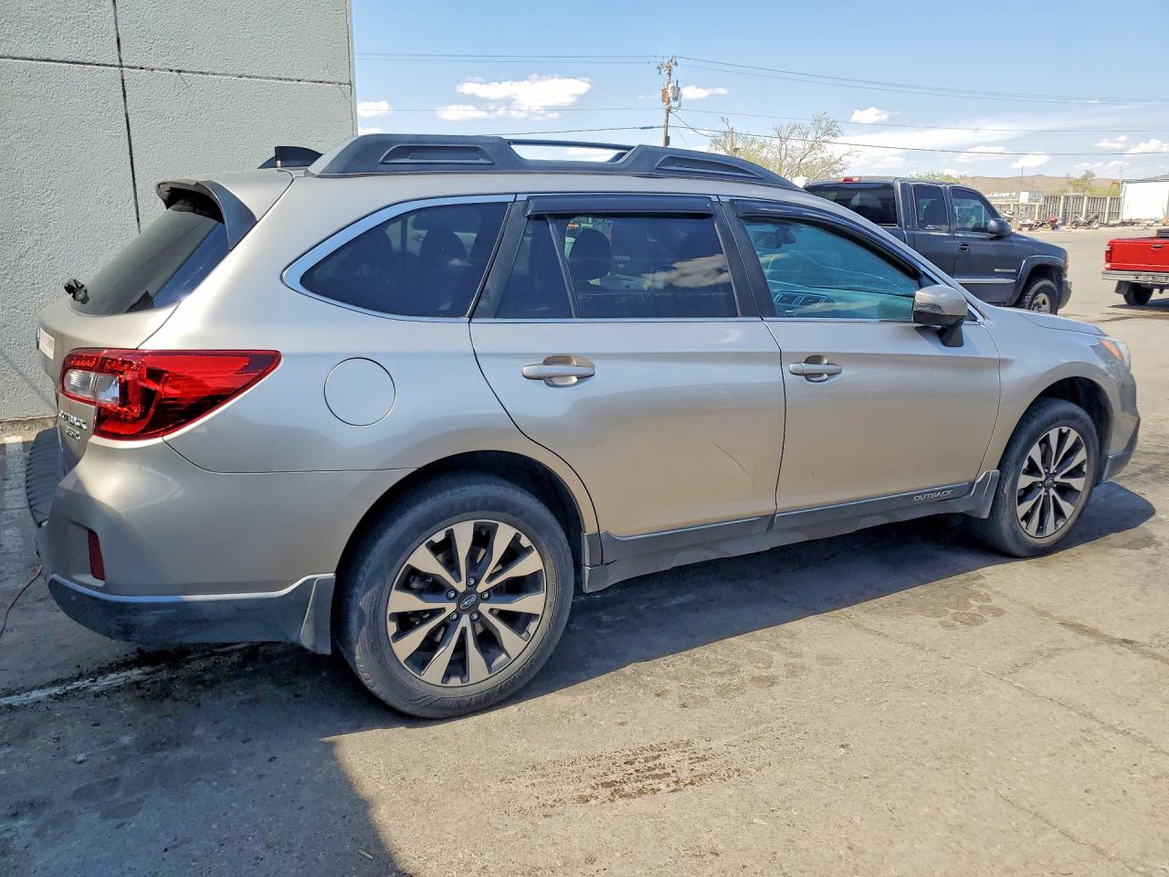 4S4BSENC8H3295146 · 2017 SUBARU OUTBACK · 3/13