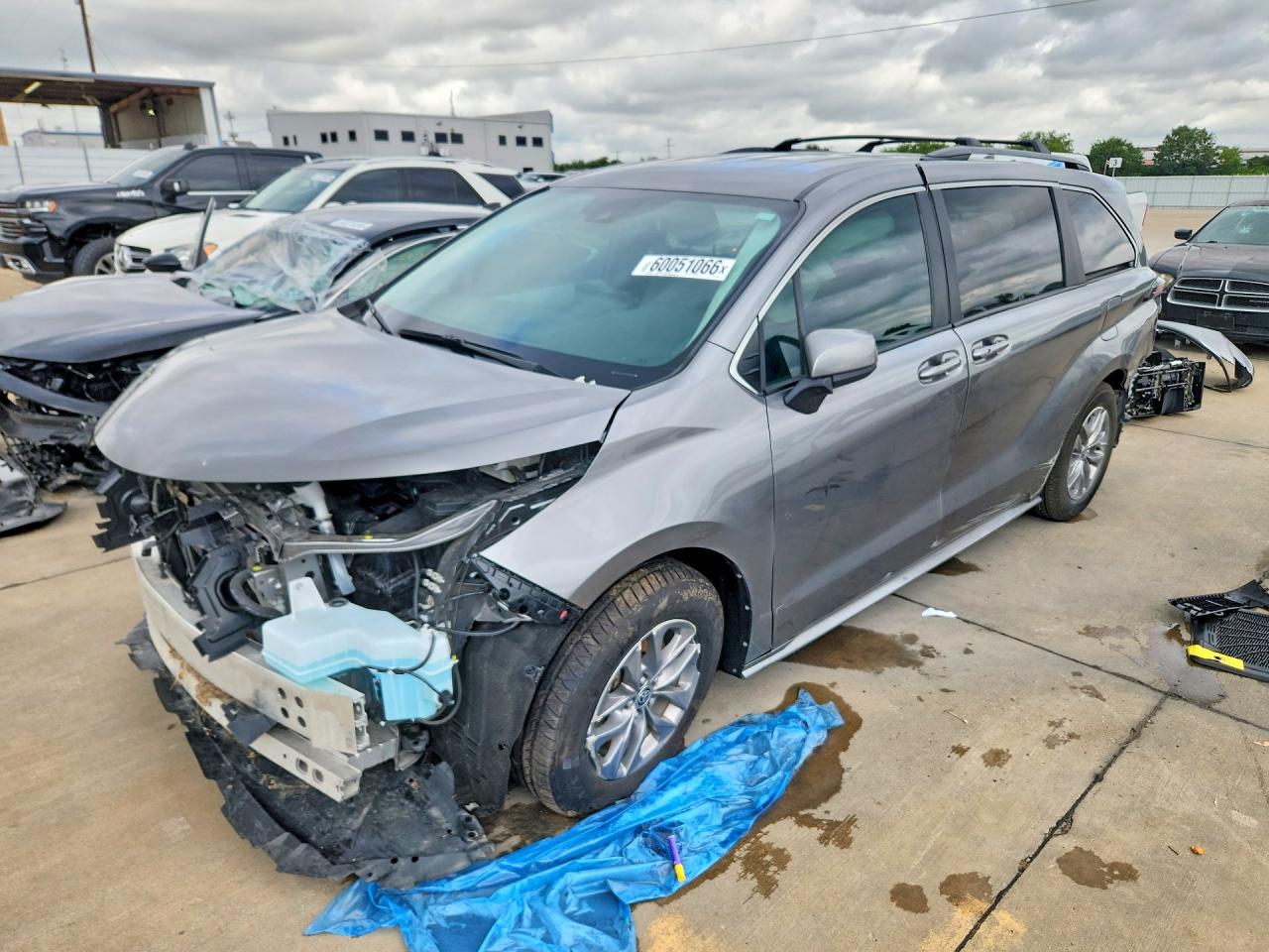 5TDKRKEC4TS293559 · 2026 TOYOTA SIENNA