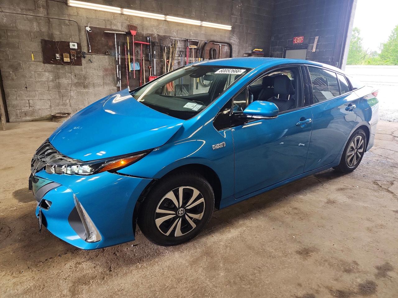 JTDKARFP3H3039609 · 2017 TOYOTA PRIUS PRIME