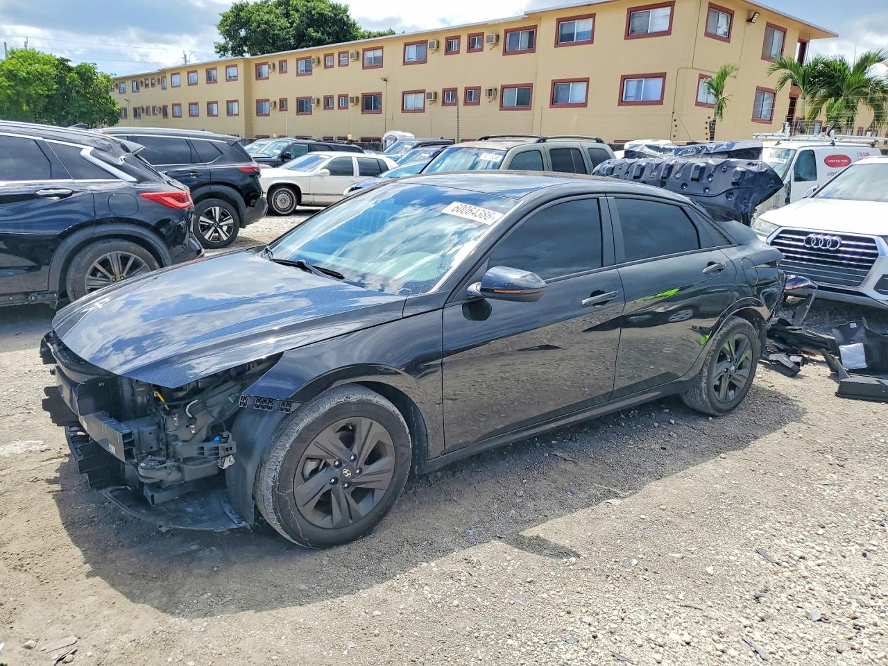 KMHLM4AG9NU303049 · 2022 HYUNDAI ELANTRA