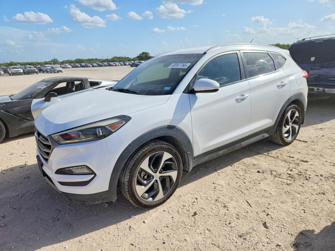 KM8J33A27GU203110 · 2016 HYUNDAI TUCSON