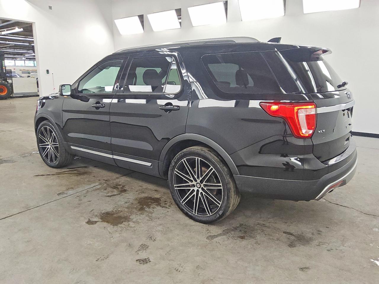 1FM5K7DH1HGE20678 · 2017 FORD EXPLORER · 2/13