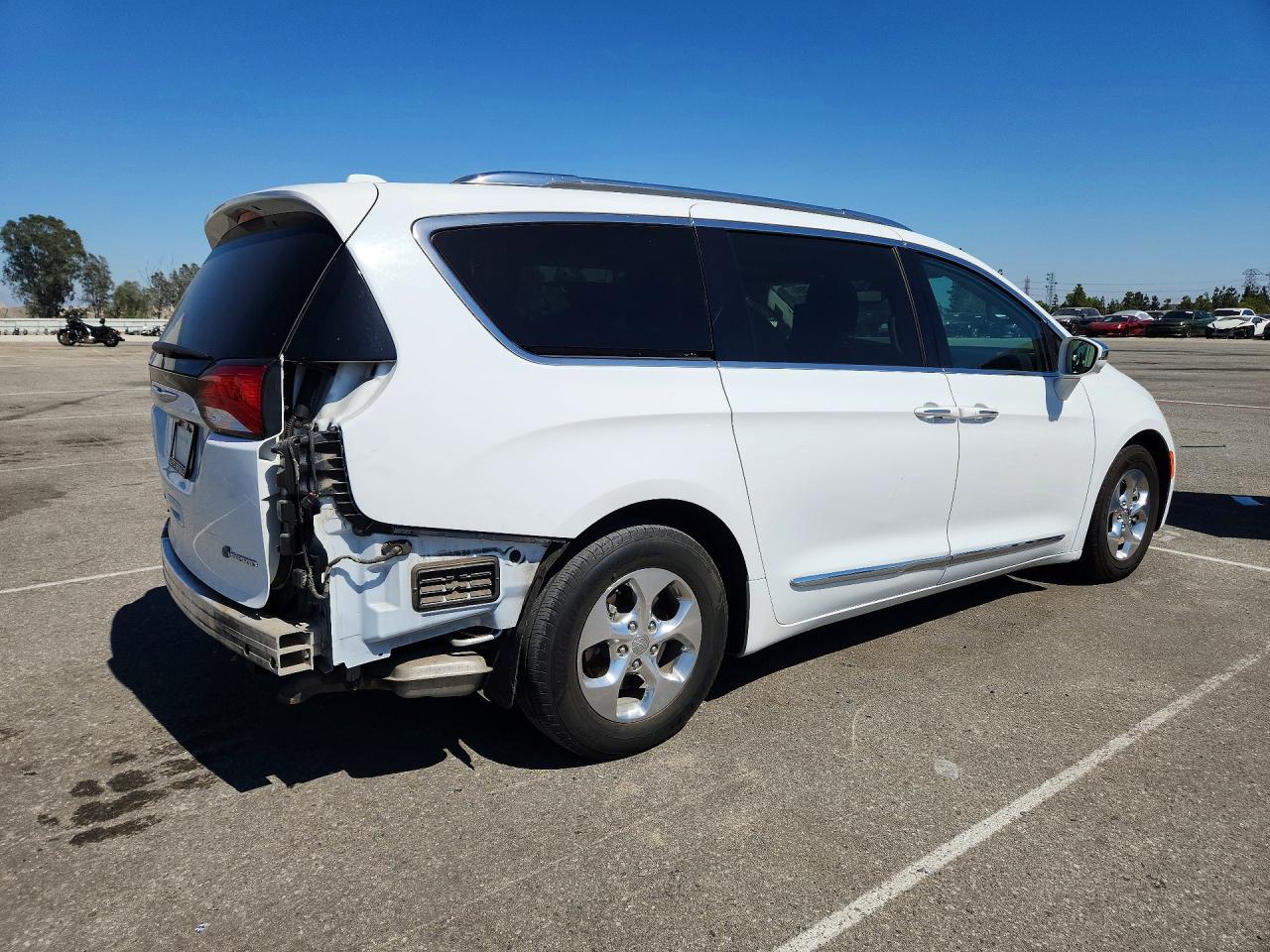 2C4RC1N75JR230179 · 2018 CHRYSLER PACIFICA · 3/14