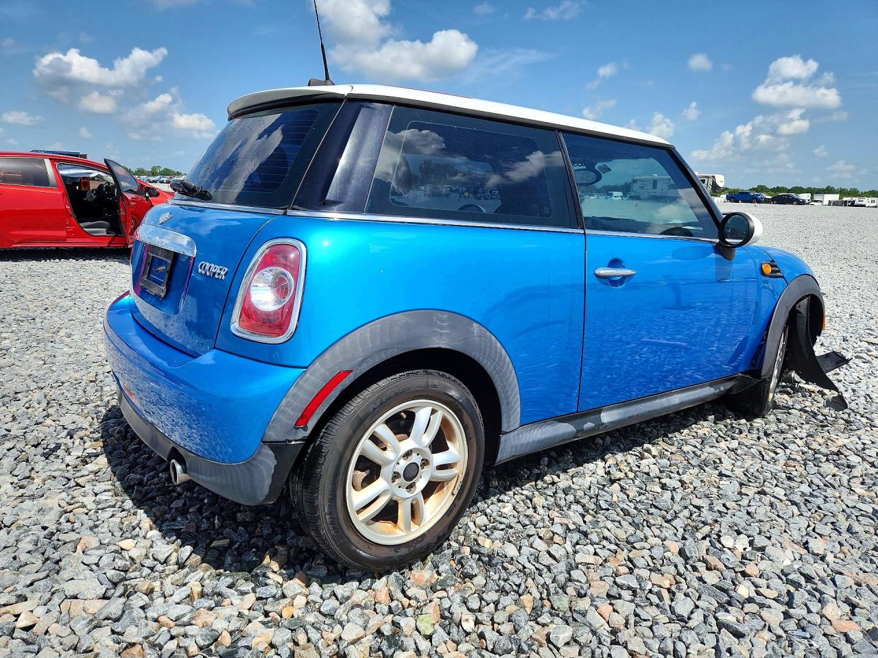 WMWSU3C50BT251105 · 2011 MINI COOPER · 3/12