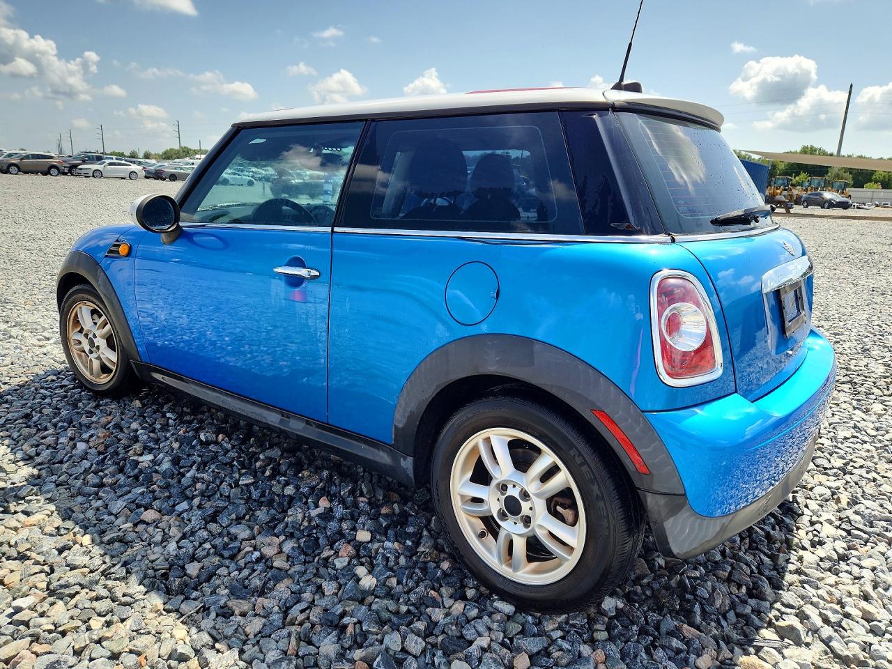 WMWSU3C50BT251105 · 2011 MINI COOPER · 2/12