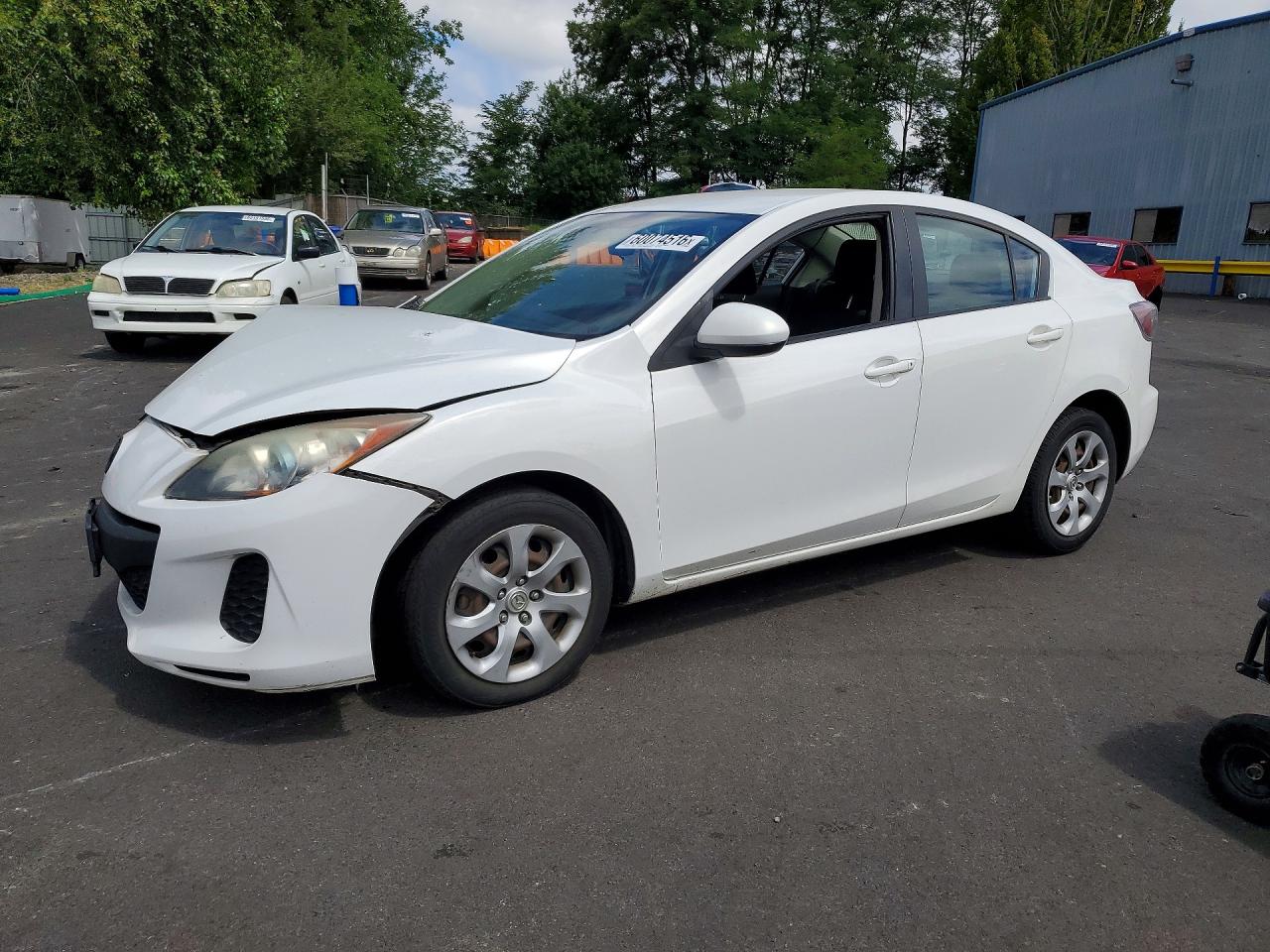 JM1BL1UP0D1846755 · 2013 MAZDA 3