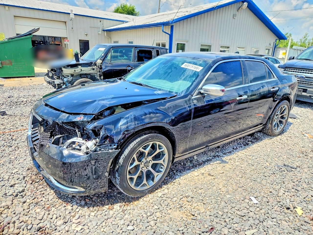 2C3CCAKG7HH616777 · 2017 CHRYSLER 300C