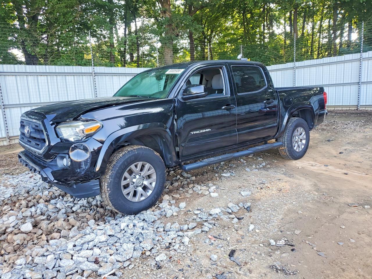 5TFAZ5CN6HX043842 · 2017 TOYOTA TACOMA