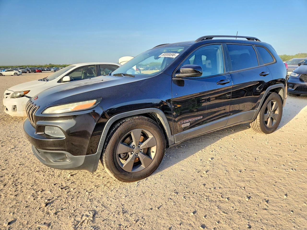 1C4PJLCB7GW273518 · 2016 JEEP CHEROKEE