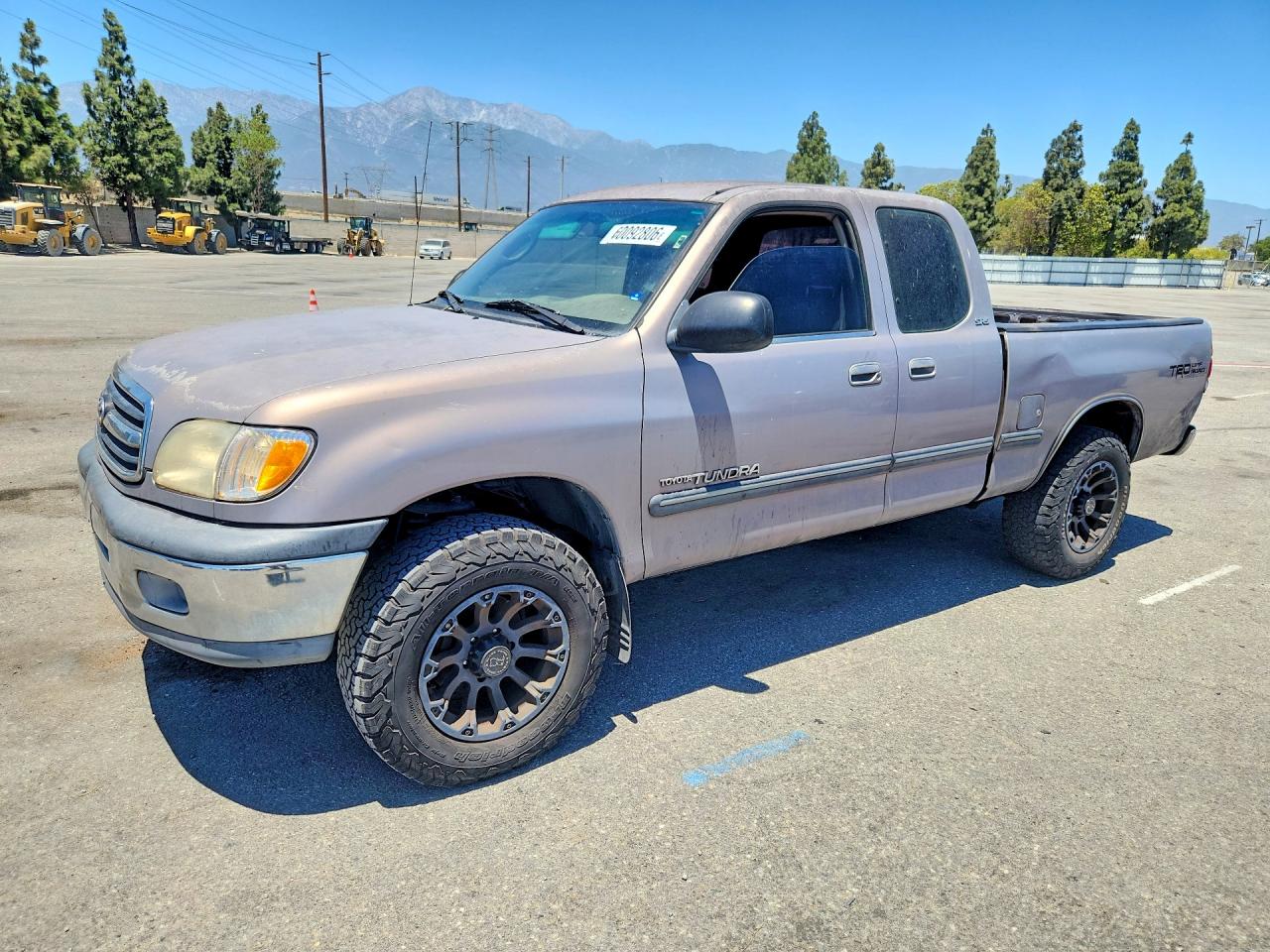 5TBRN3411YS119464 · 2000 TOYOTA TUNDRA