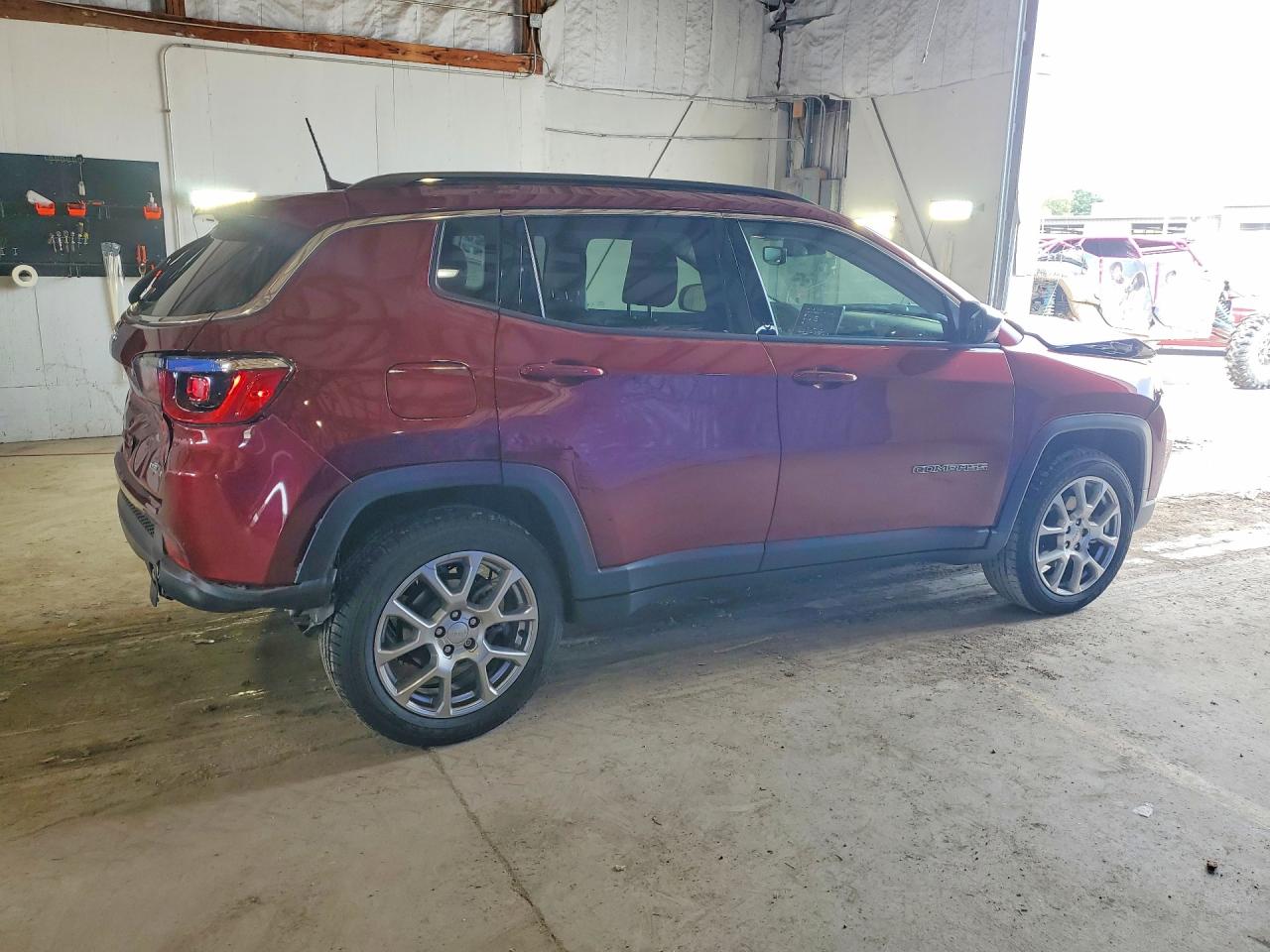 3C4NJDFB2NT213030 · 2022 JEEP COMPASS · 3/13