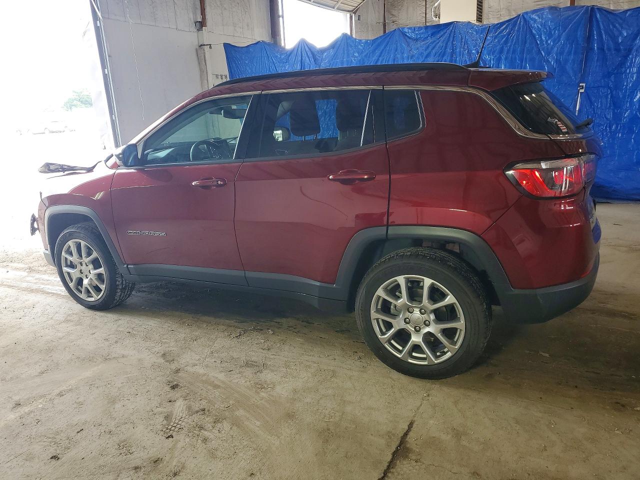 3C4NJDFB2NT213030 · 2022 JEEP COMPASS · 2/13