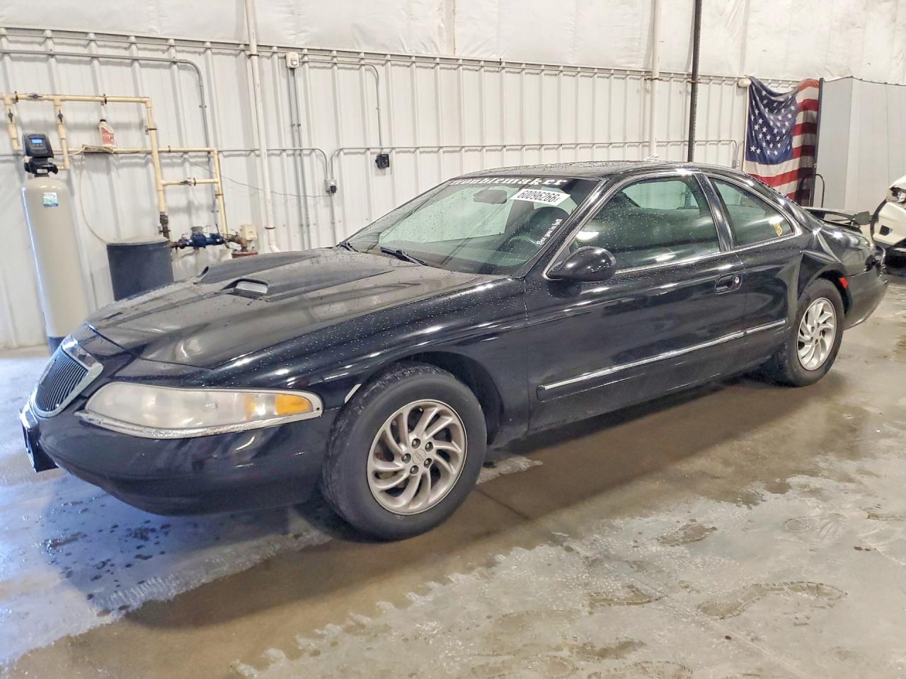 1LNFM91V2WY635501 · 1998 LINCOLN MARK VIII