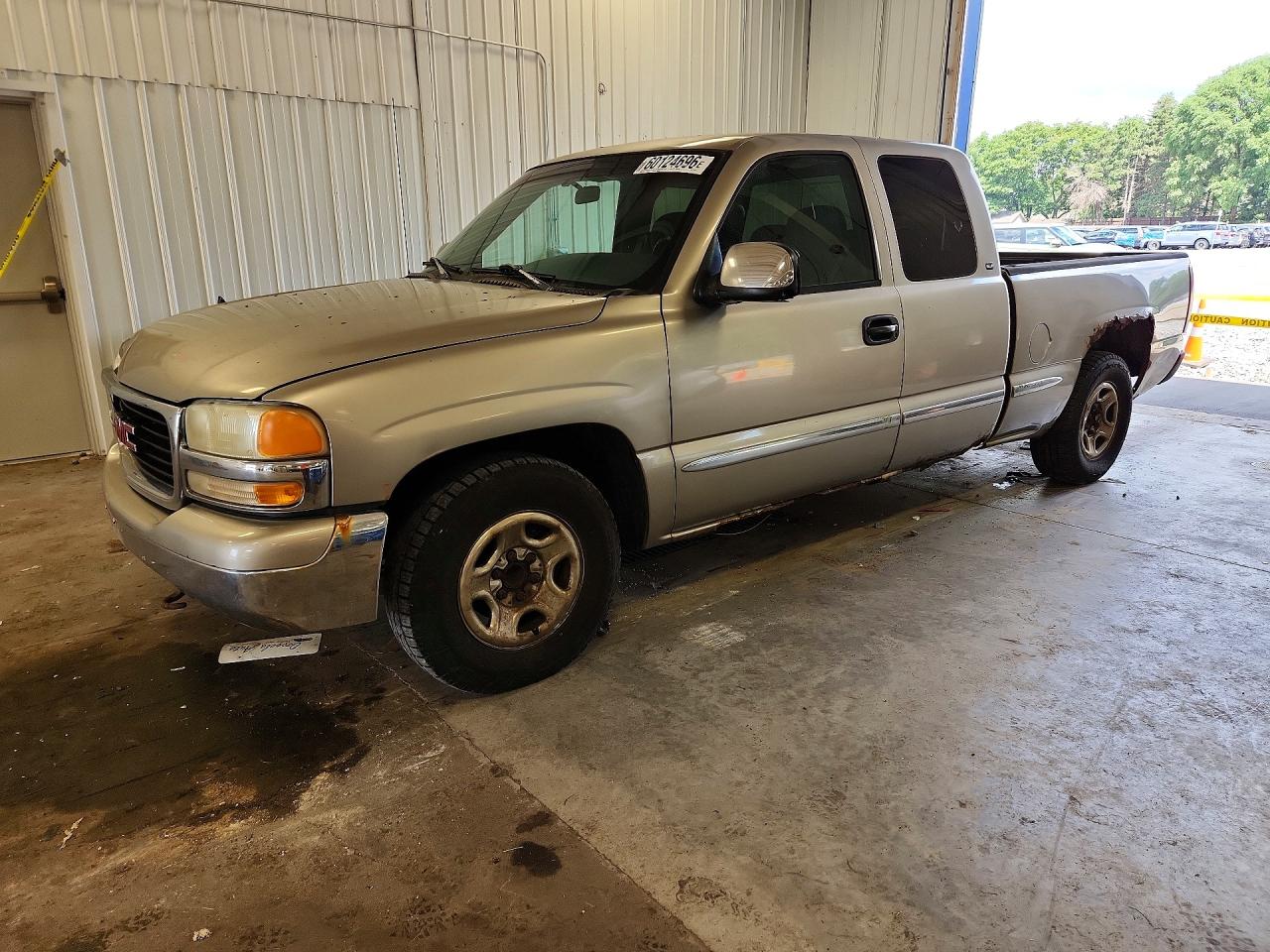 1GTEC19T3YZ170120 · 2000 GMC NEW SIERRA