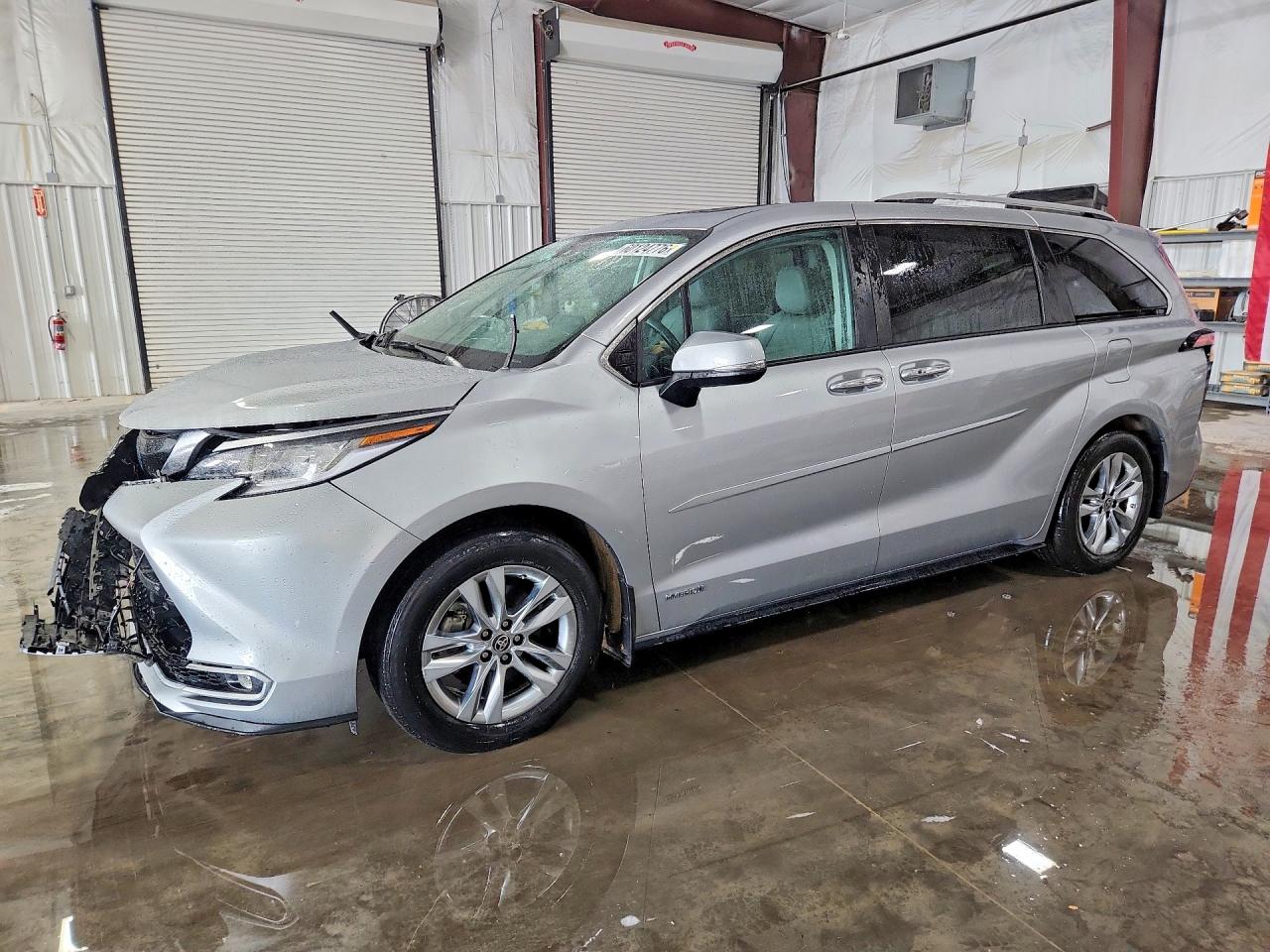 5TDZRKEC8MS048733 · 2021 TOYOTA SIENNA