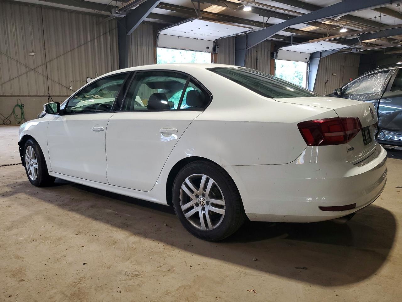 3VW2B7AJ2HM226209 · 2017 VOLKSWAGEN JETTA · 2/13