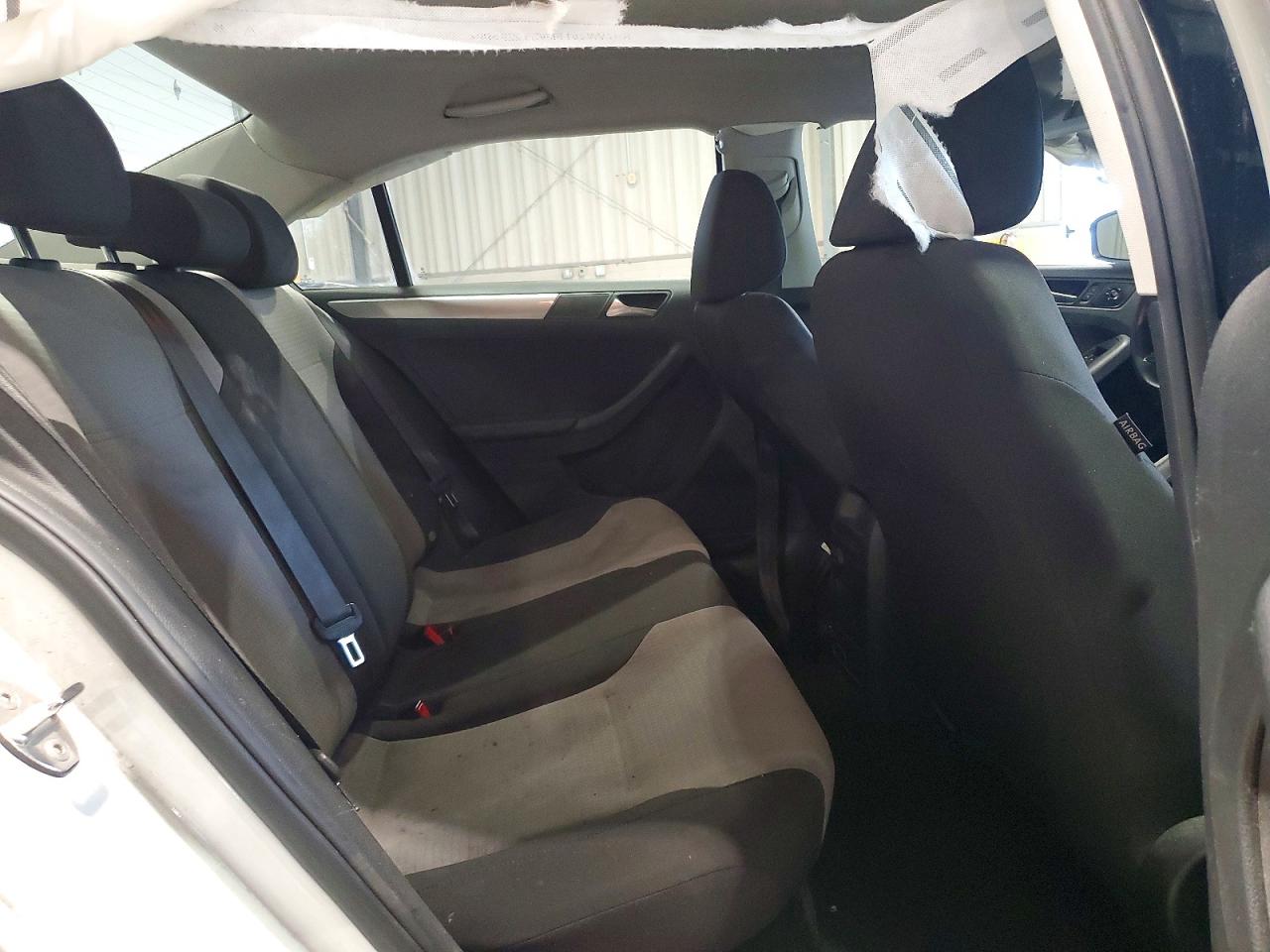 3VW2B7AJ2HM226209 · 2017 VOLKSWAGEN JETTA · 10/13