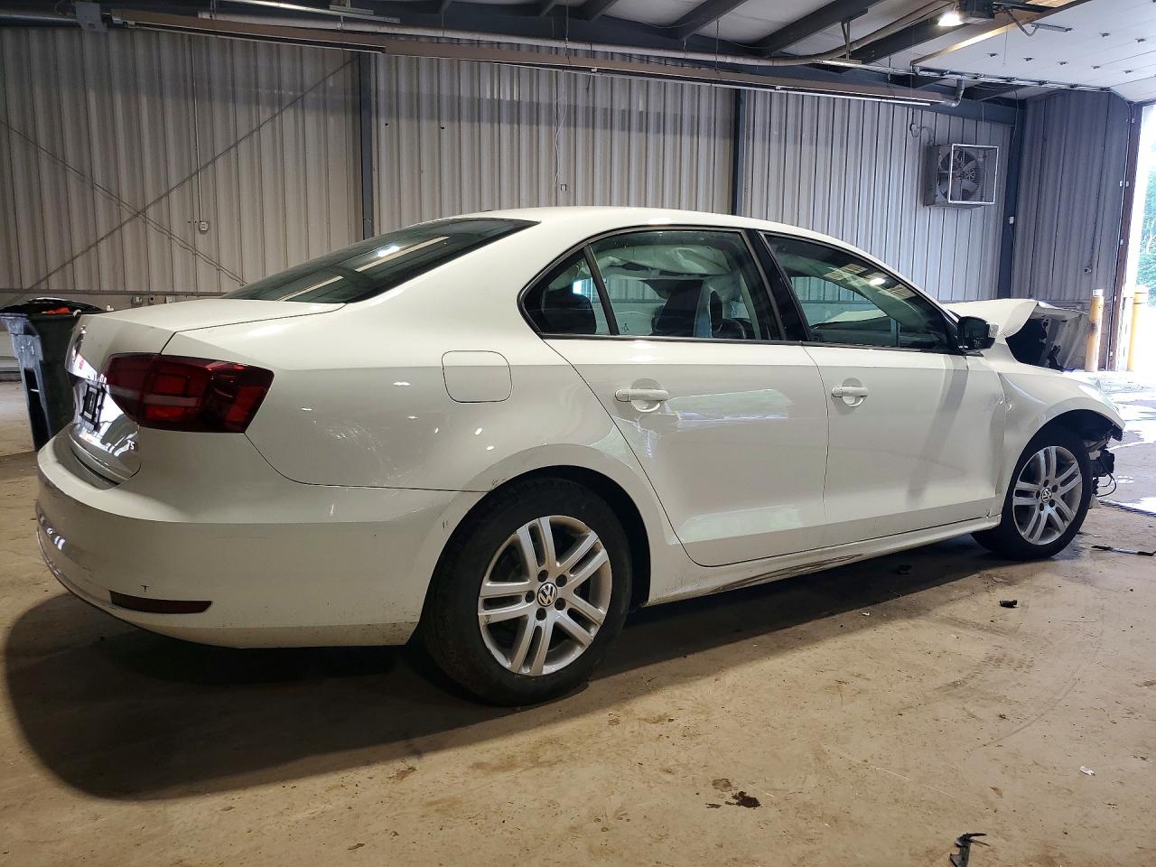 3VW2B7AJ2HM226209 · 2017 VOLKSWAGEN JETTA · 3/13