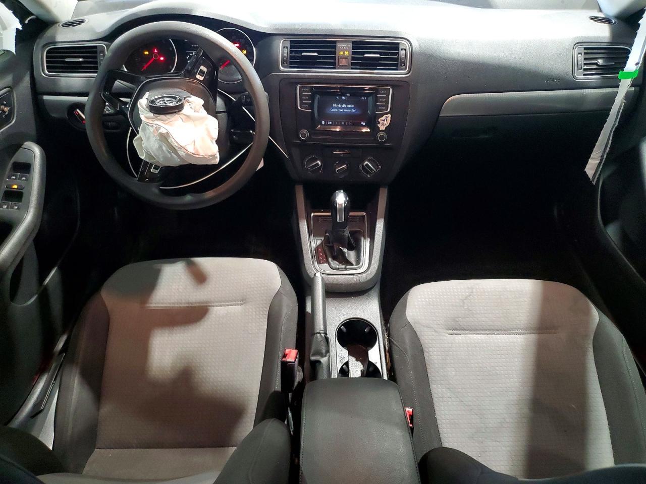3VW2B7AJ2HM226209 · 2017 VOLKSWAGEN JETTA · 8/13