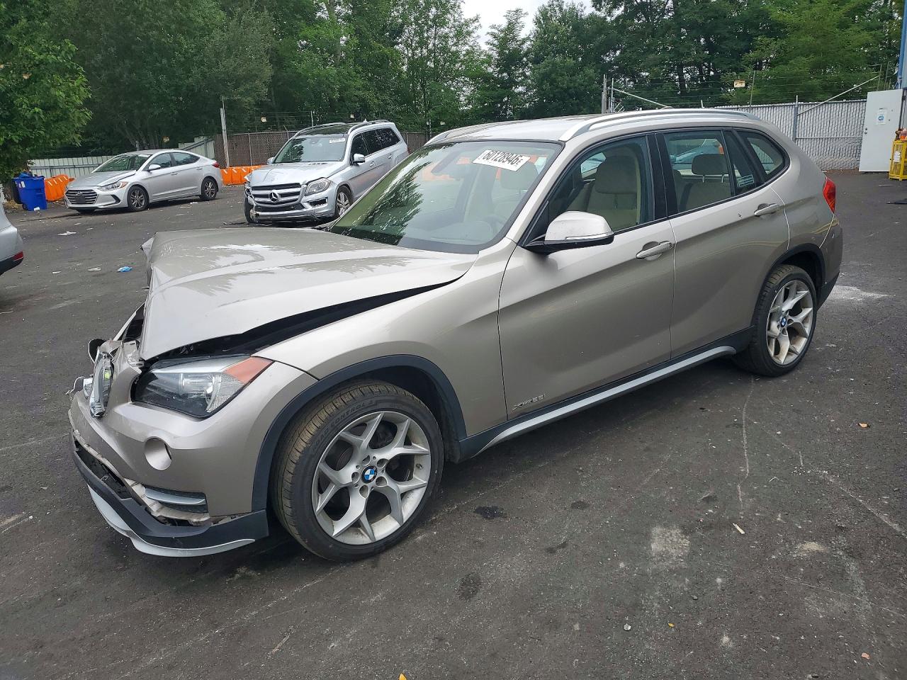 WBAVL1C52FVY39702 · 2015 BMW X1