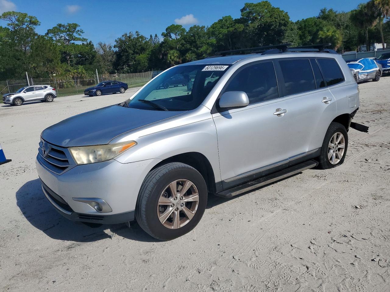 5TDZK3EHXBS031287 · 2011 TOYOTA HIGHLANDER