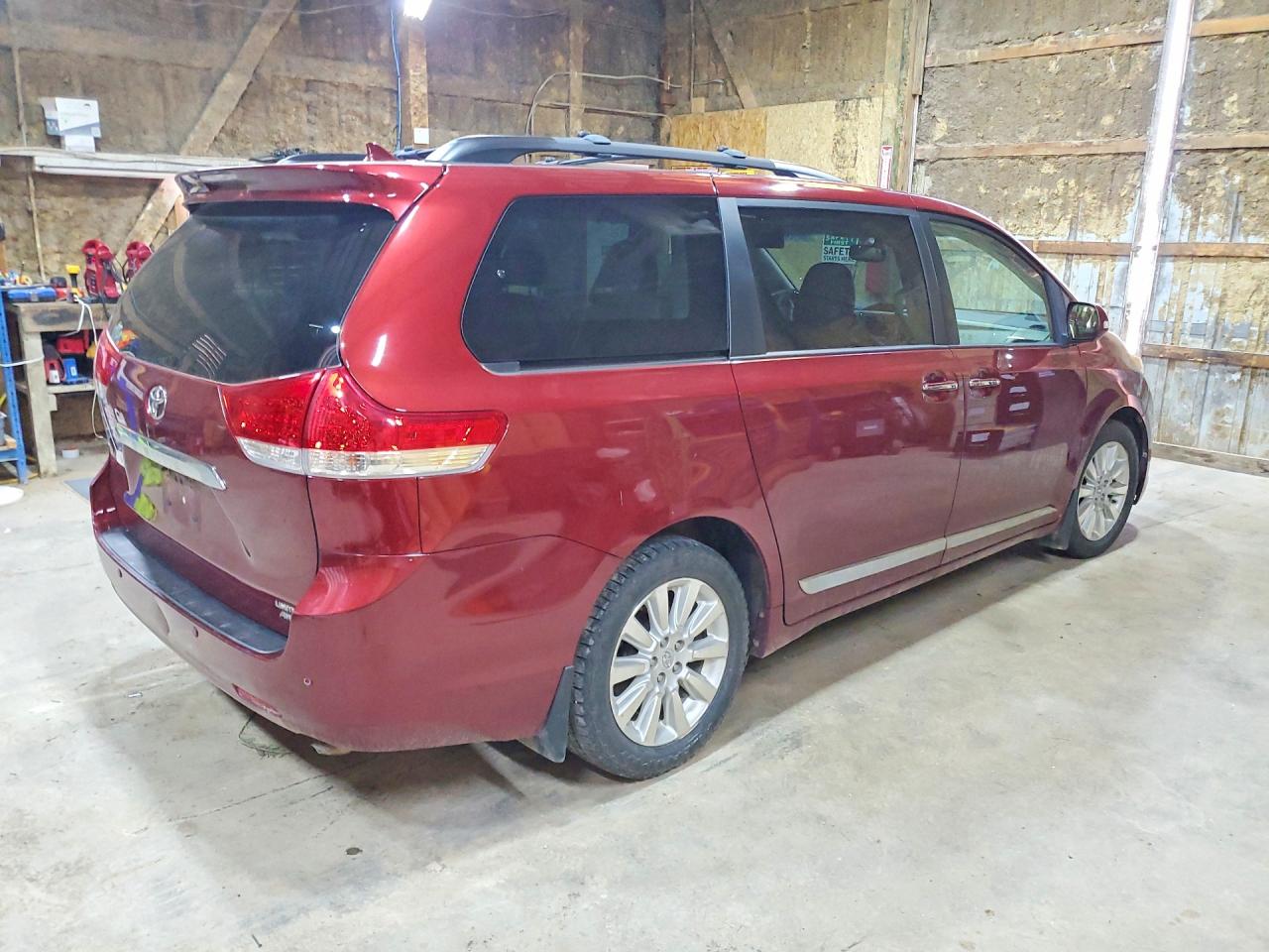 5TDDK3DC8DS067448 · 2013 TOYOTA SIENNA · 3/13