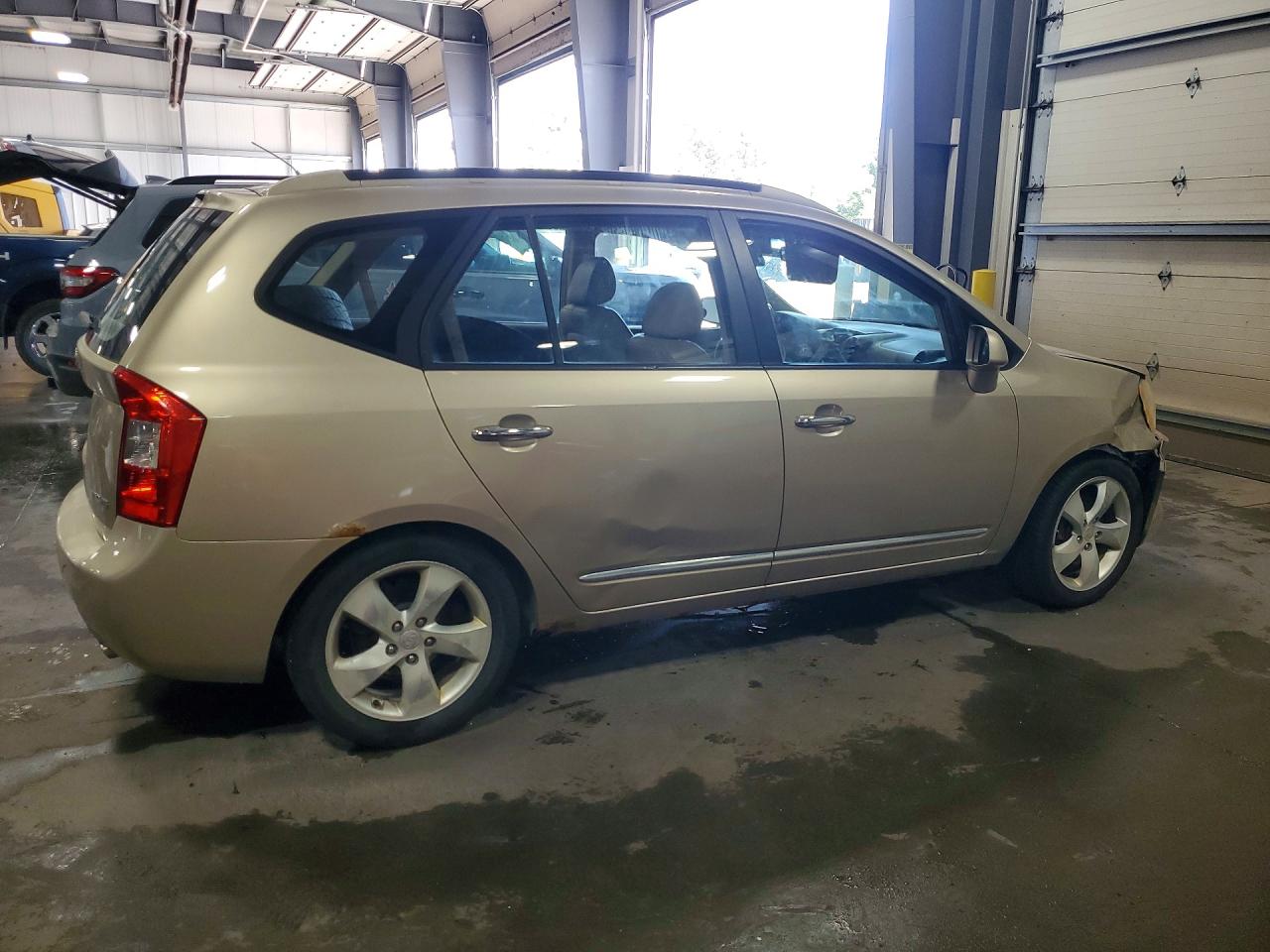 KNAFG526777106111 · 2007 KIA RONDO · 3/13