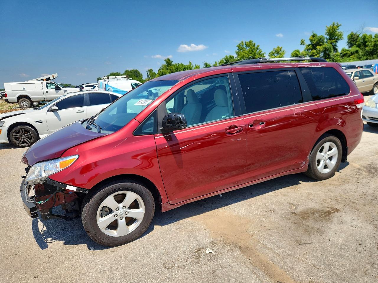 5TDKK3DC4BS130260 · 2011 TOYOTA SIENNA