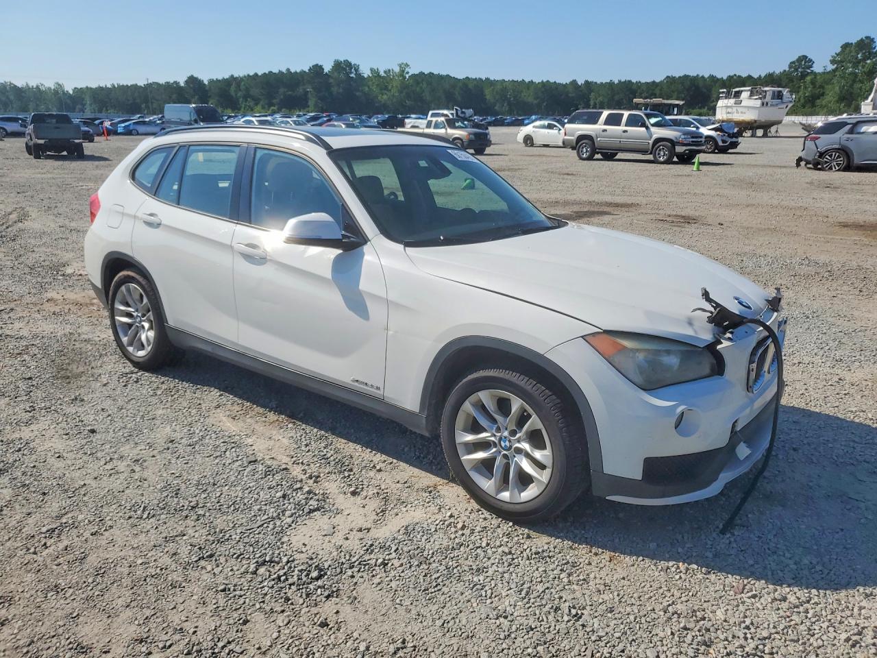 WBAVL1C59FVY28695 · 2015 BMW X1 · 4/13