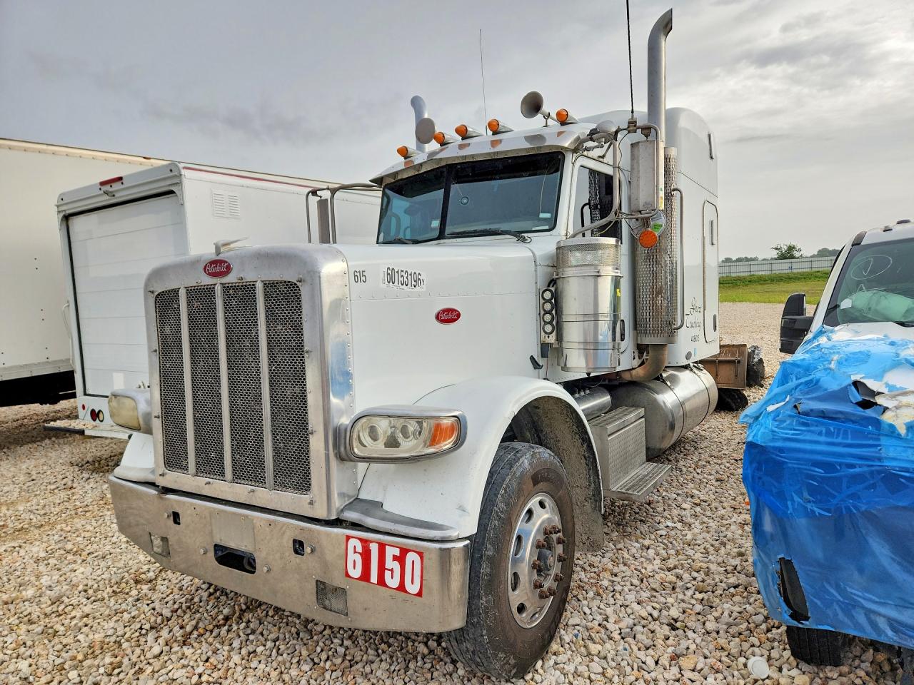 2011 PETERBILT 388