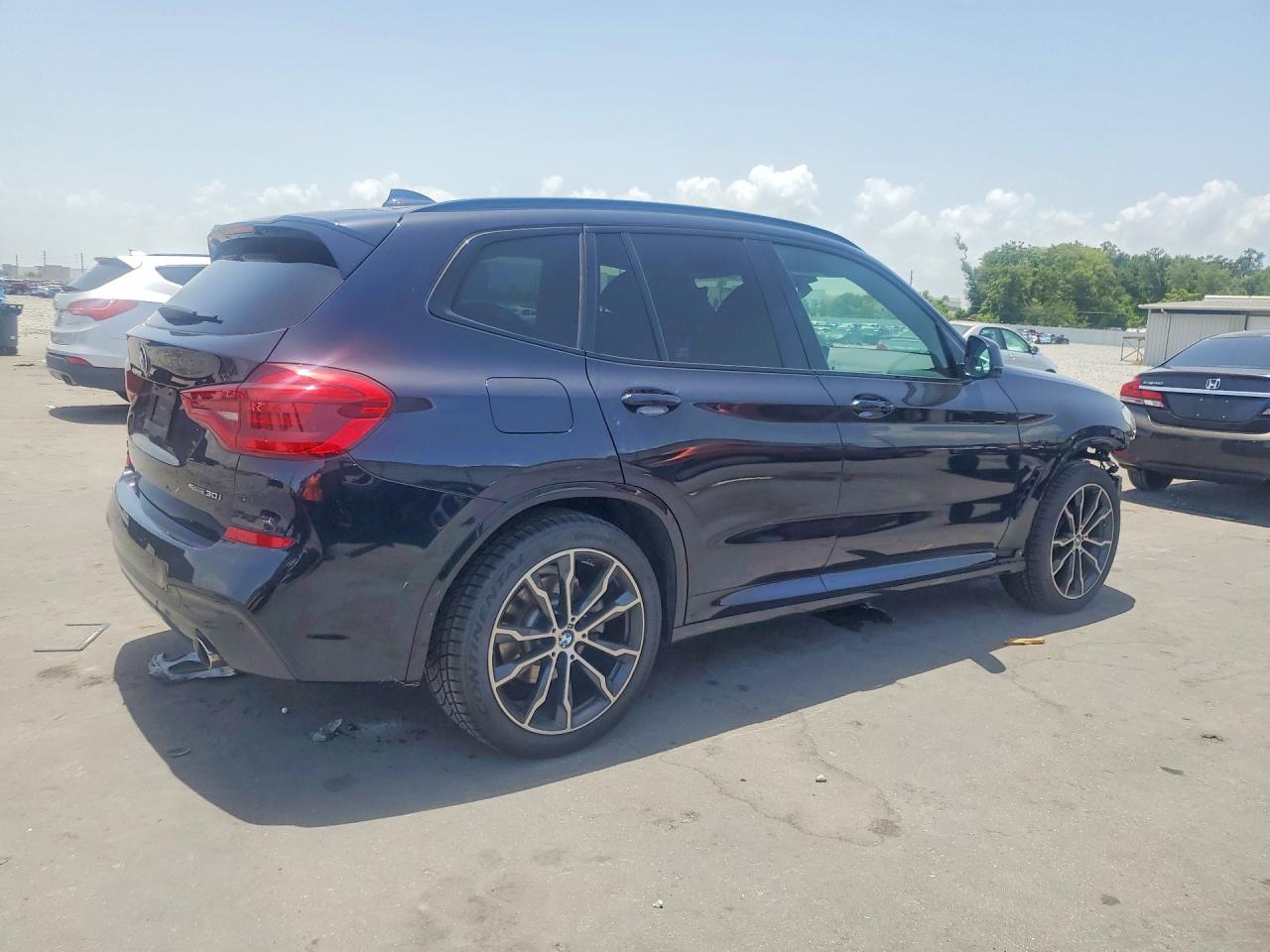 5UXTY3C06M9E04409 · 2021 BMW X3 · 3/14