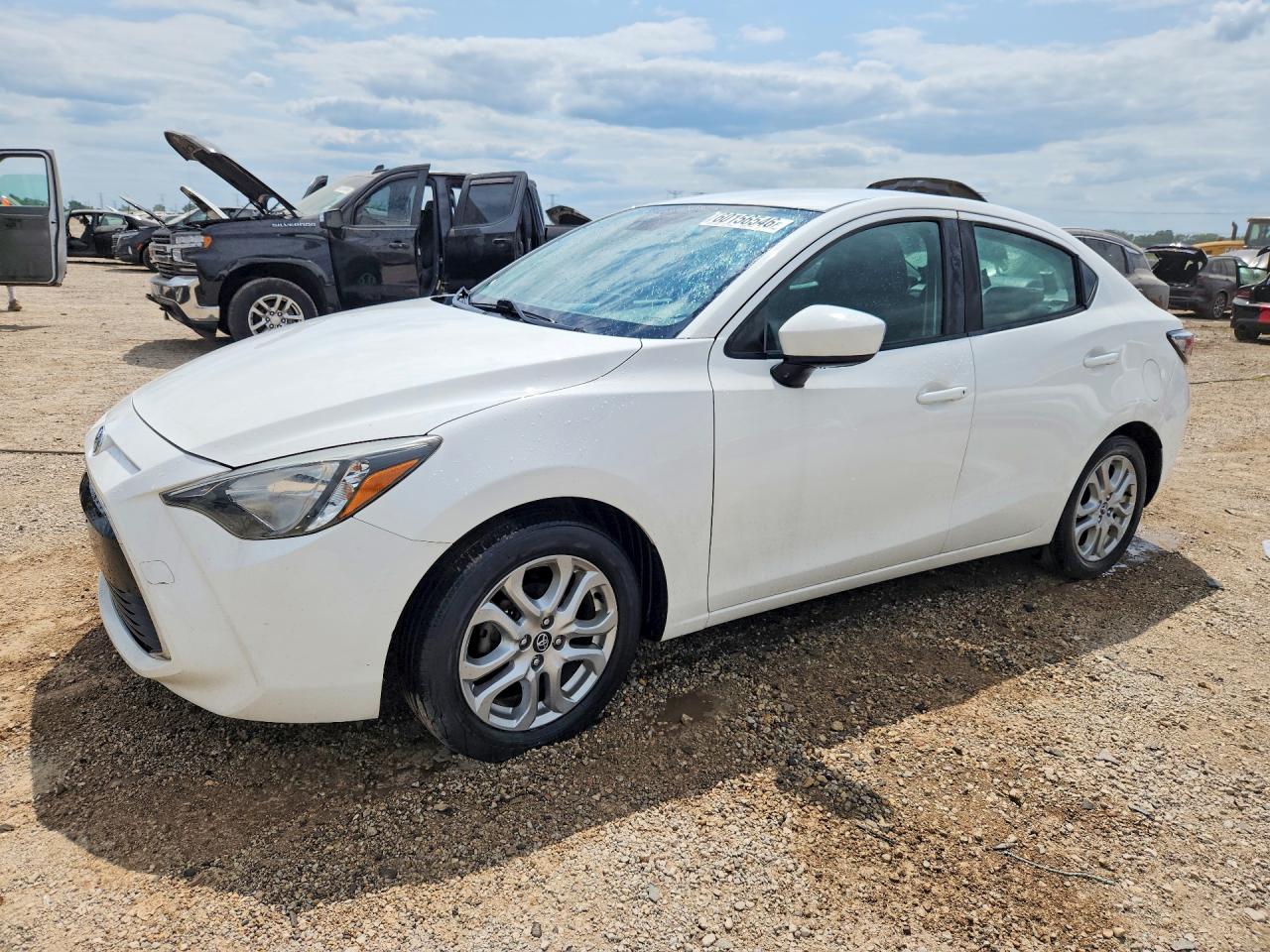 3MYDLBYV6HY166952 · 2017 TOYOTA YARIS IA