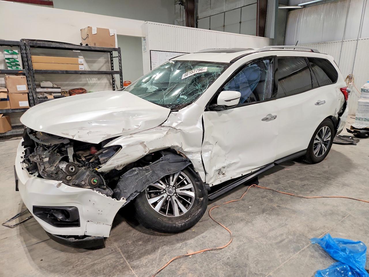 5N1DR2MM5JC637560 · 2018 NISSAN PATHFINDER