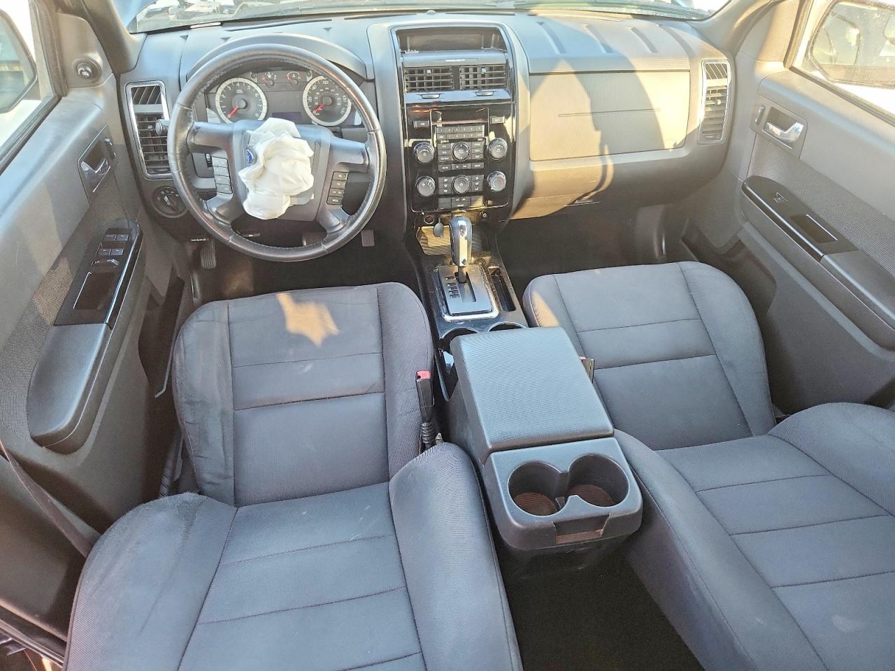 1FMCU9DG2BKA68364 · 2011 FORD ESCAPE · 8/13