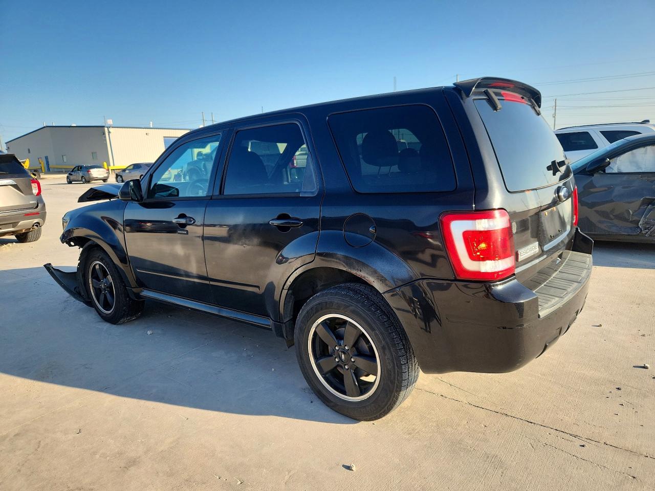 1FMCU9DG2BKA68364 · 2011 FORD ESCAPE · 2/13