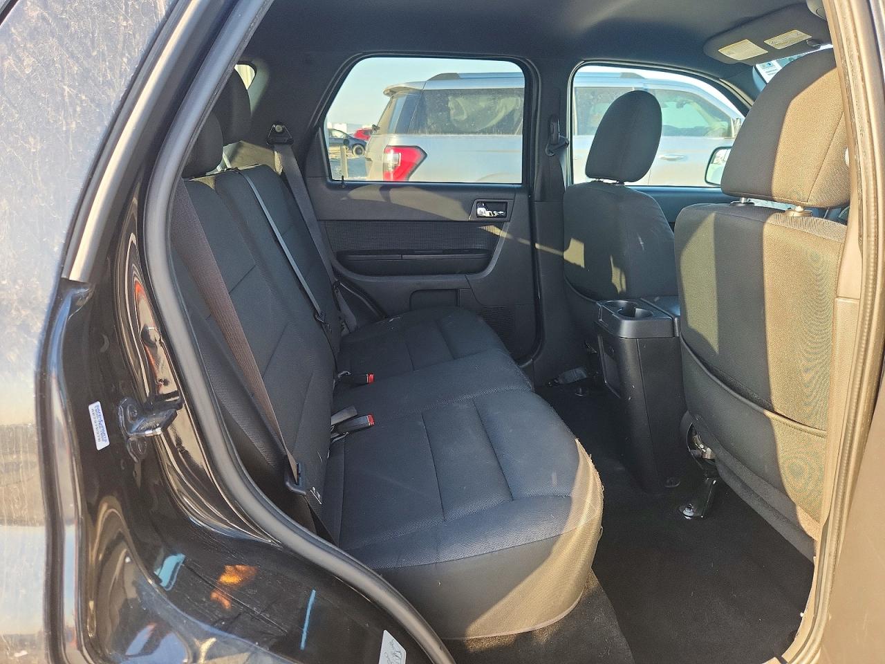 1FMCU9DG2BKA68364 · 2011 FORD ESCAPE · 11/13