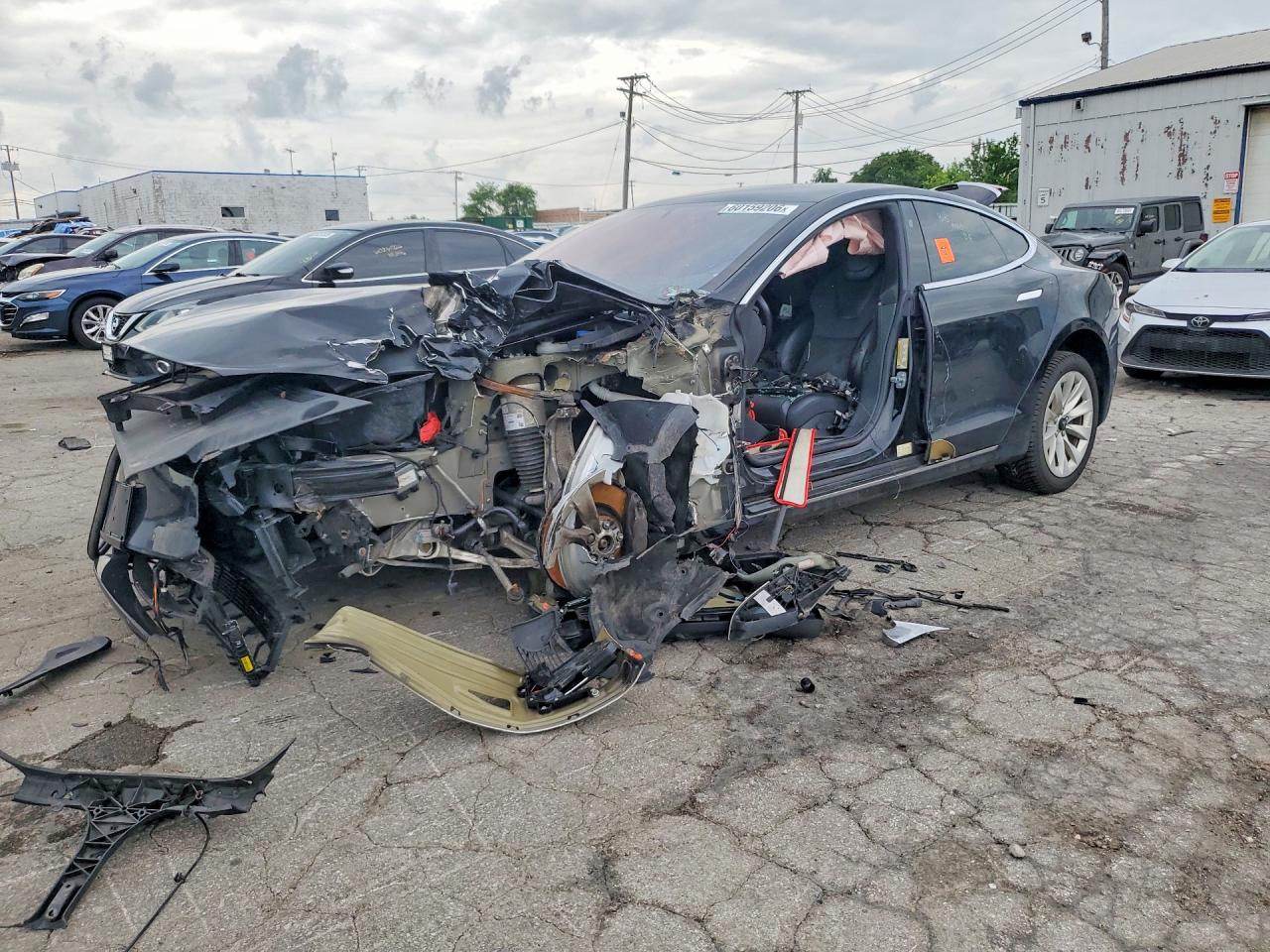 5YJSA1E24JF280725 · 2018 TESLA MODEL S