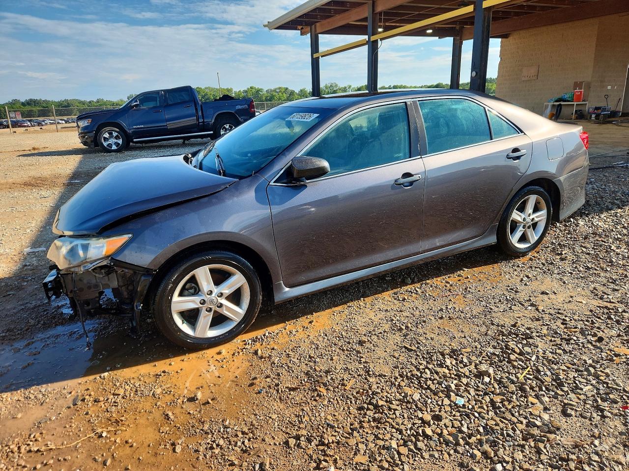 4T1BF1FK1EU764117 · 2014 TOYOTA CAMRY
