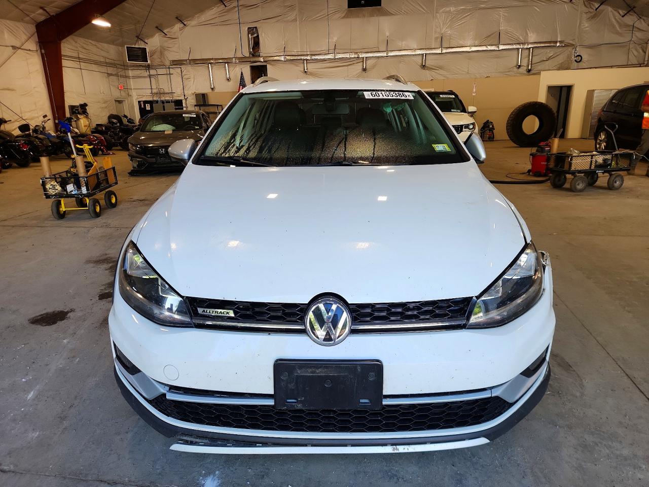 3VWH17AU5JM764058 · 2018 VOLKSWAGEN GOLF ALLTRACK · 5/13