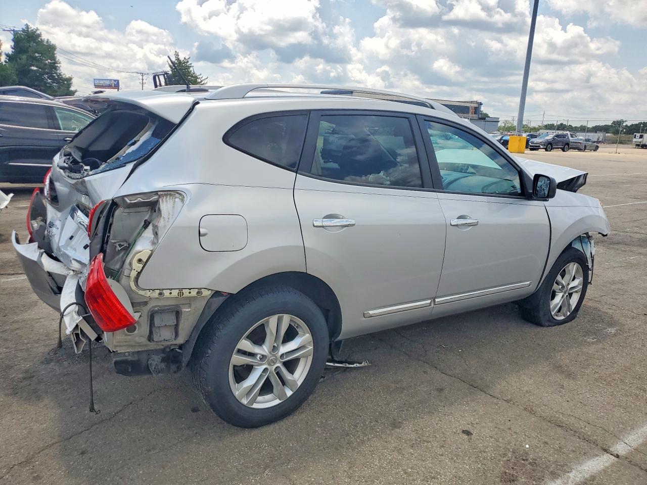 JN8AS5MV3FW254068 · 2015 NISSAN ROGUE SELECT · 3/13
