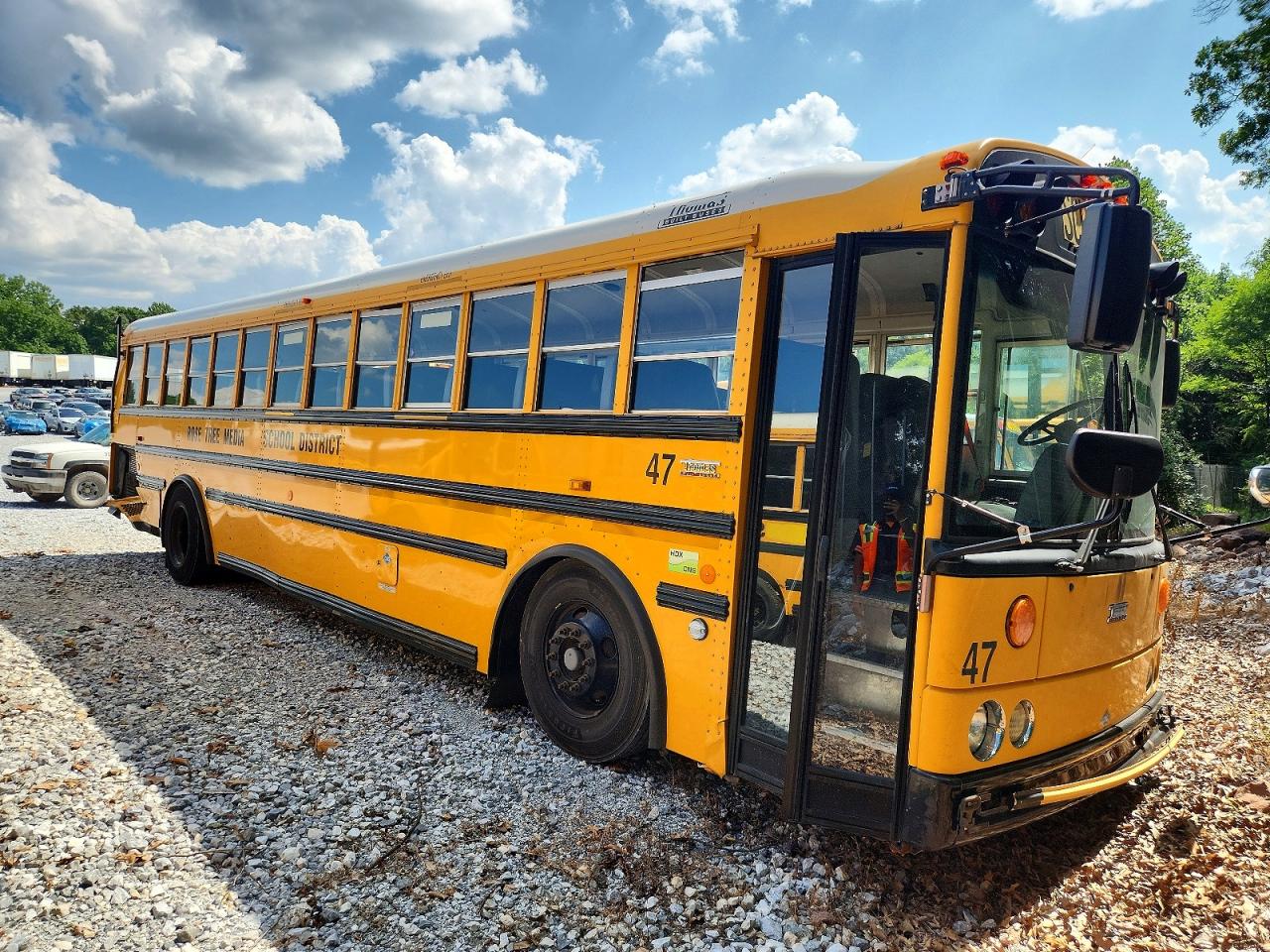 1T7YR4F21F1285757 · 2015 THOMABUSES BUS