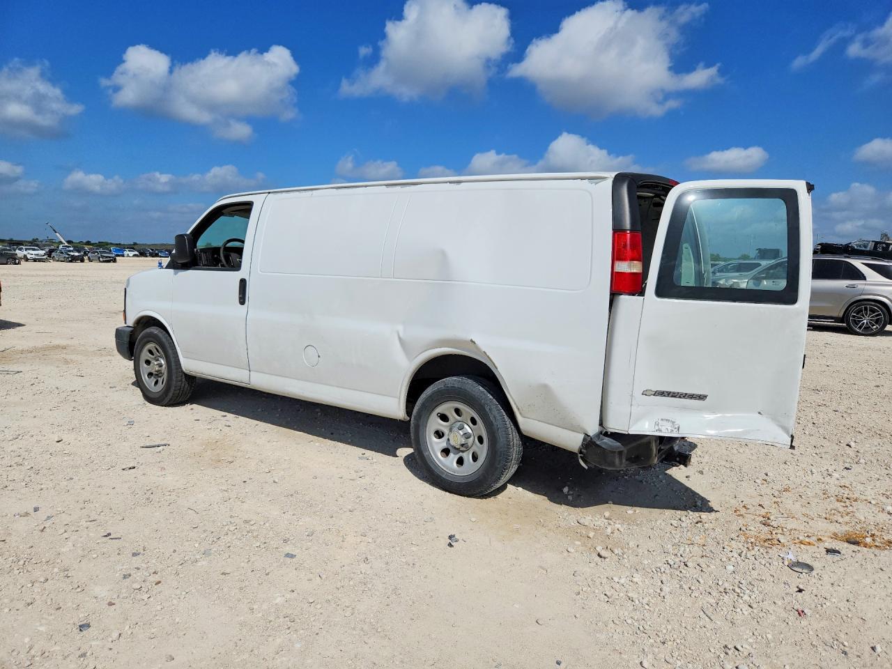 1GCSGAFX6D1113790 · 2013 CHEVROLET EXPRESS G1500 · 2/13