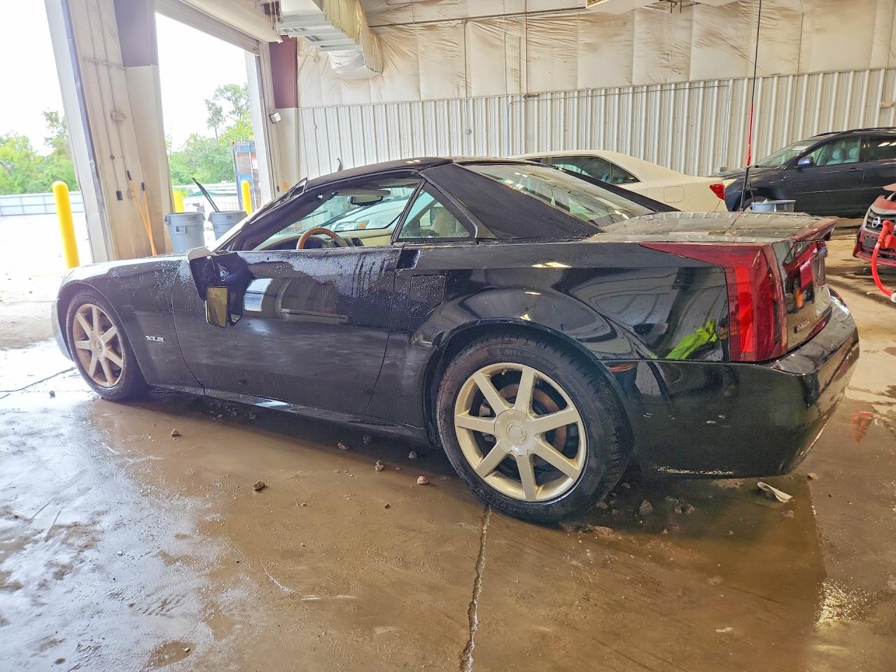 1G6YV34A245603181 · 2004 CADILLAC XLR · 2/12